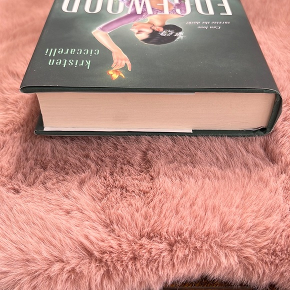 •HARDCOVER•✨EDGEWOOD  by KRISTEN CICCARELLI - Picture 4 of 5